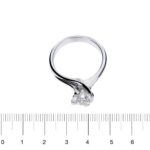 anello oro bianco solitario con diamante foto paragone righello per misura gioiello grandezza in cm