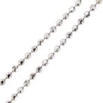 zoom dettaglio maglia a pallini di collana oro bianco
