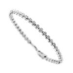 Bracciale tennis in oro bianco 18 kt con 45 diamanti taglio brillante da 0.05 ct cad tot 2.25 ct colore GH purezza SI, chiusura con sicura.