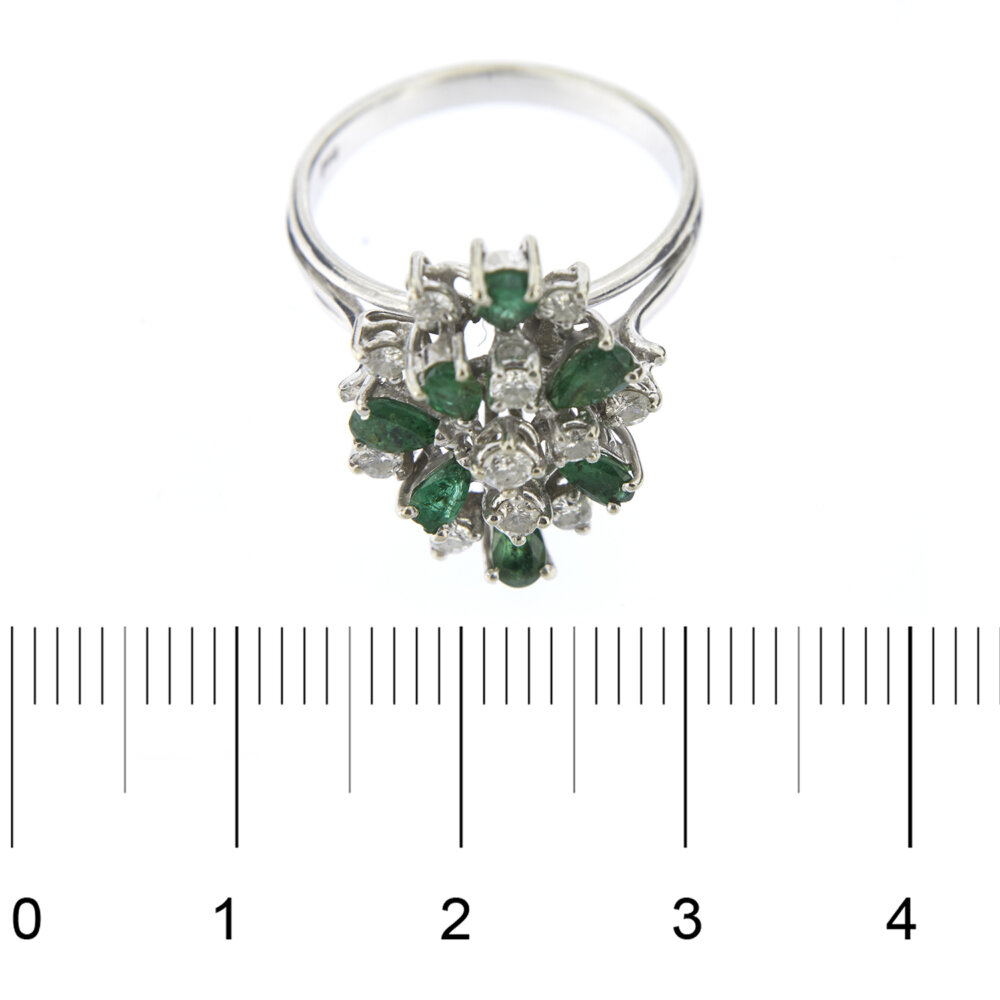 Anello oro bianco con diamanti e smeraldi righello misura cm