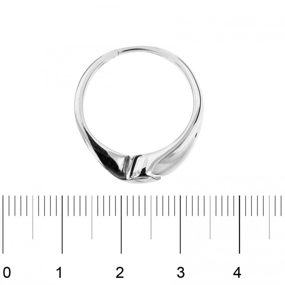 Anello solitario oro bianco con diamante foto paragone con righello per misura anello grandezza