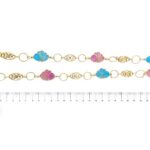collana lunga sautoir oro giallo con smalto rosa e azzurro foto paragone righello per misura gioiello lunghezza in cm
