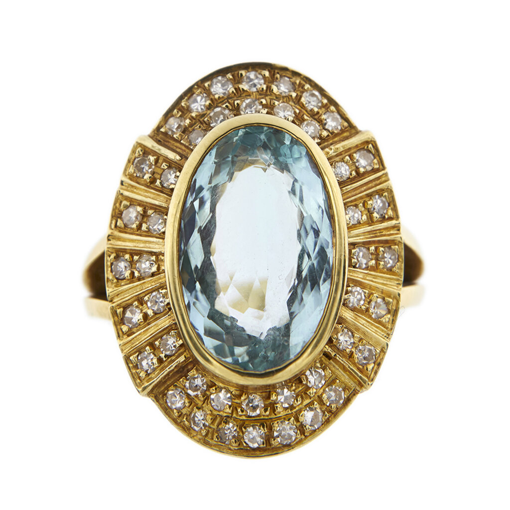 Ring with aquamarine and diamonds