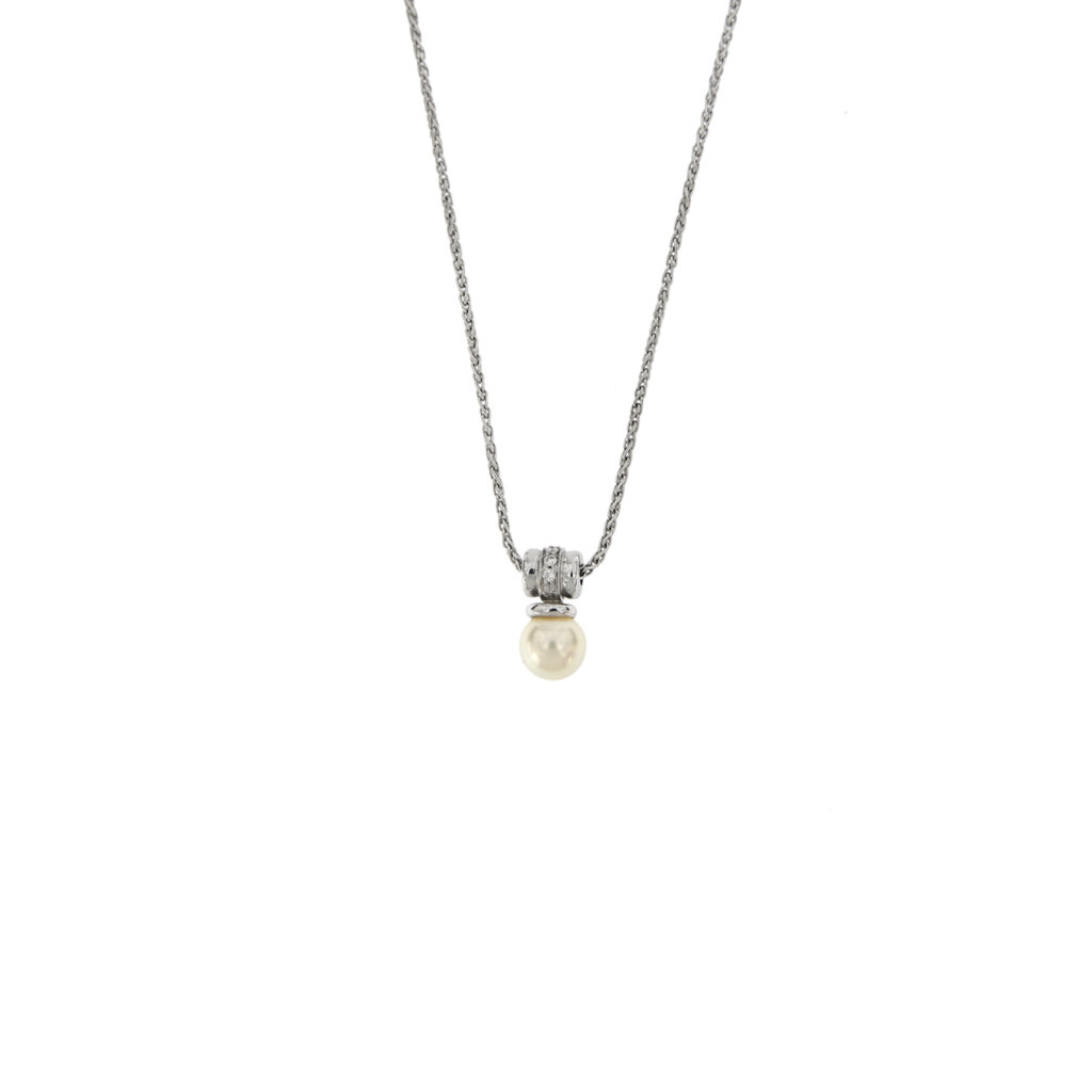 Necklace with pearl and diamonds