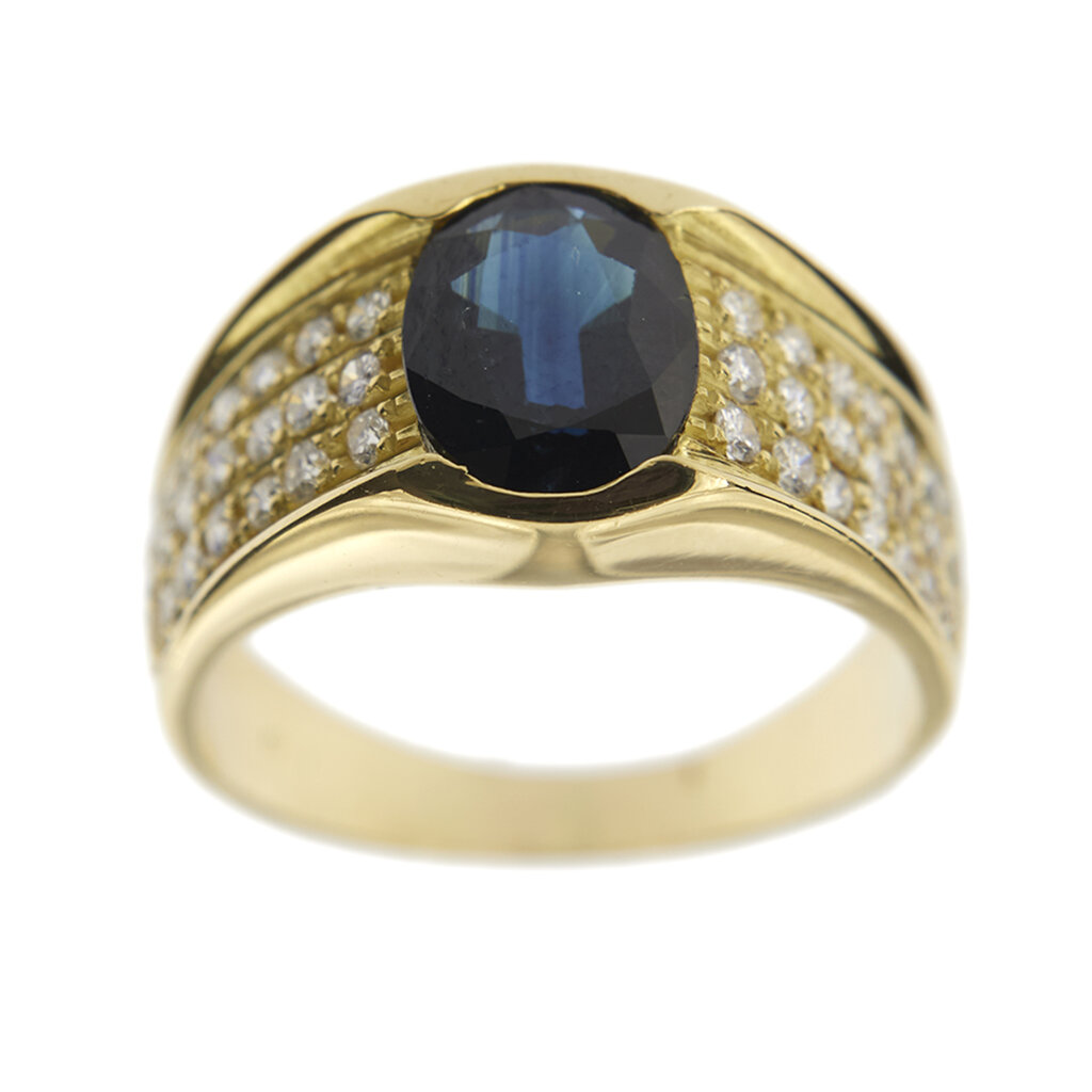 Sapphire and diamonds ring