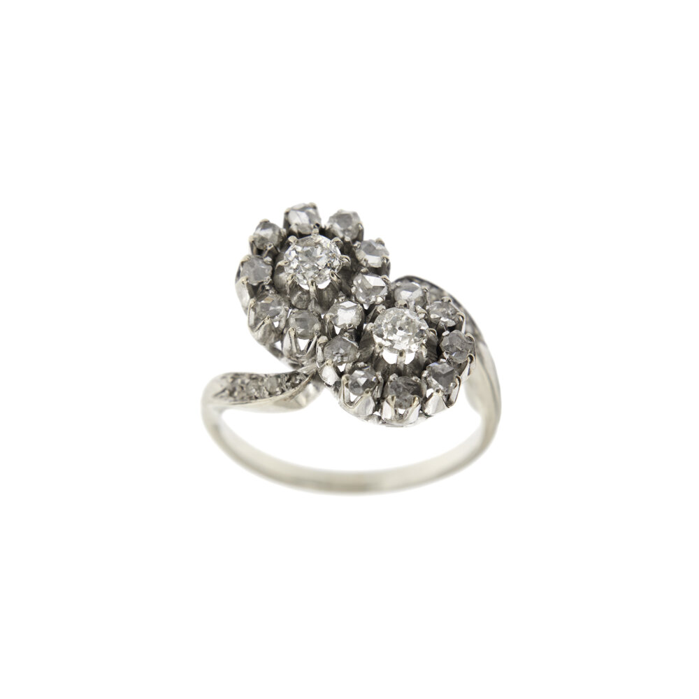 anello contrarie con diamanti fiori oro bianco 8