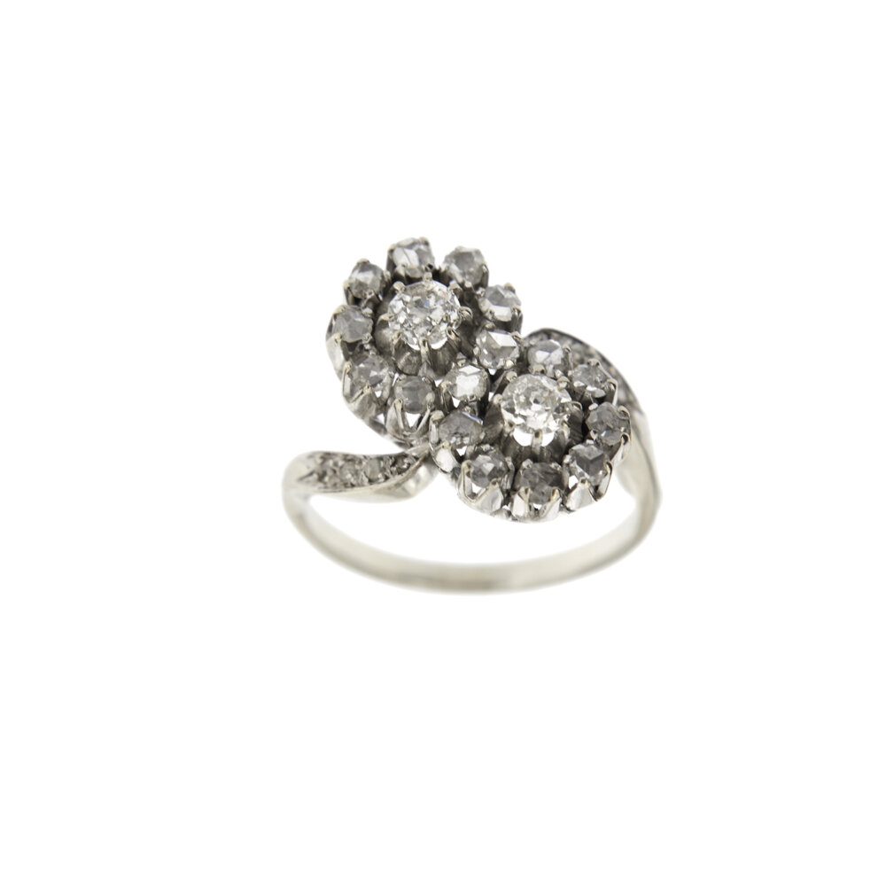 anello contrarie con diamanti fiori oro bianco 5