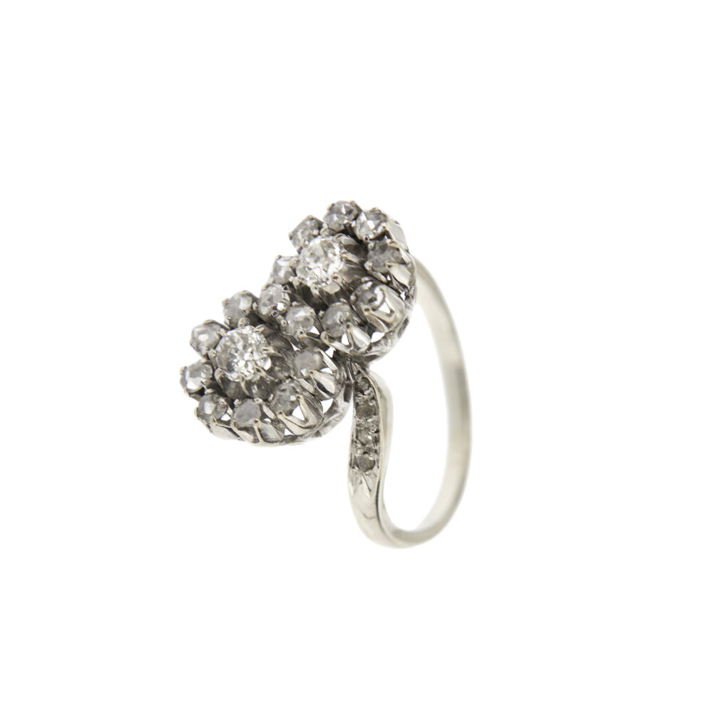 anello contrarie con diamanti fiori oro bianco 3