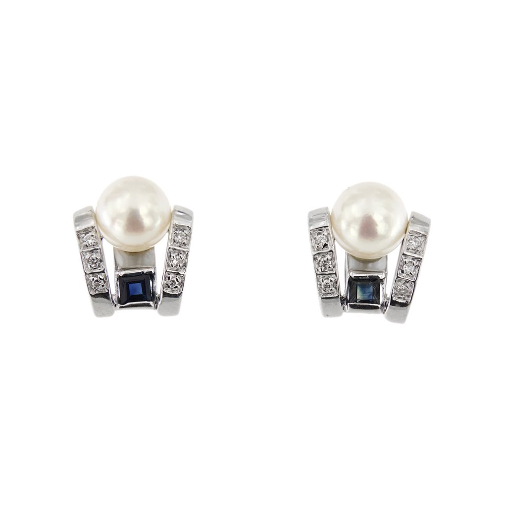 Lobe earrings with pearls diamonds and sapphires