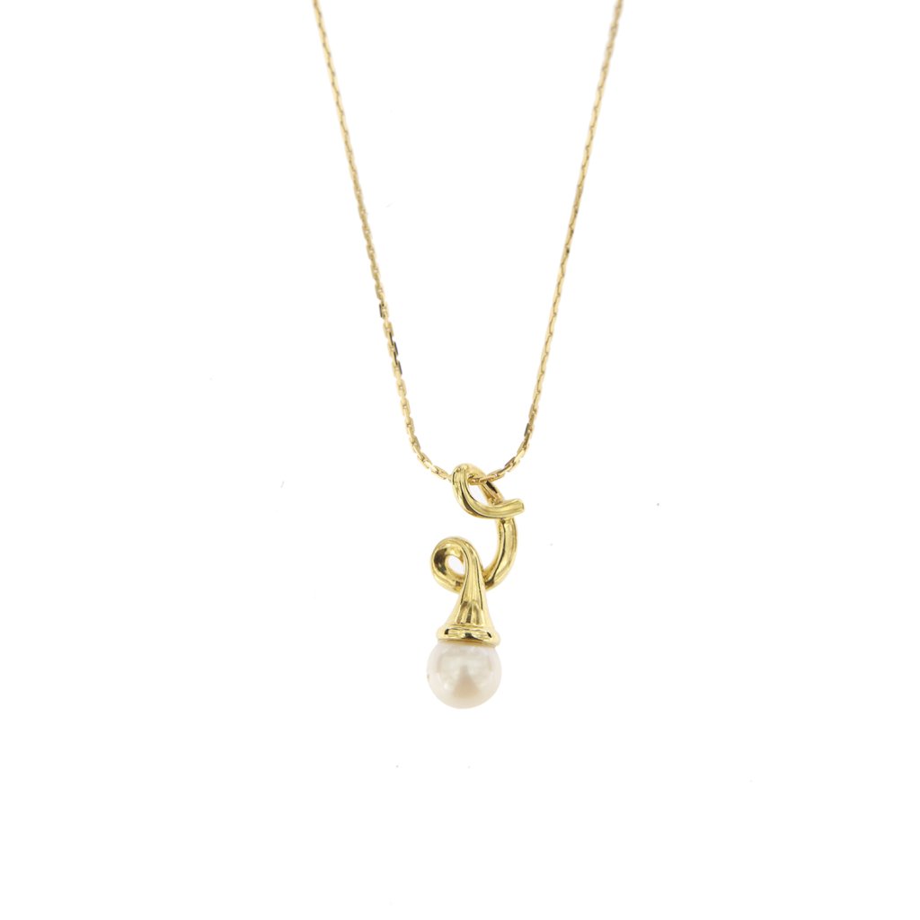 Necklace with freshwater pearl pendant