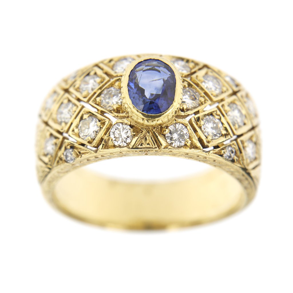 Band ring with sapphire and diamonds