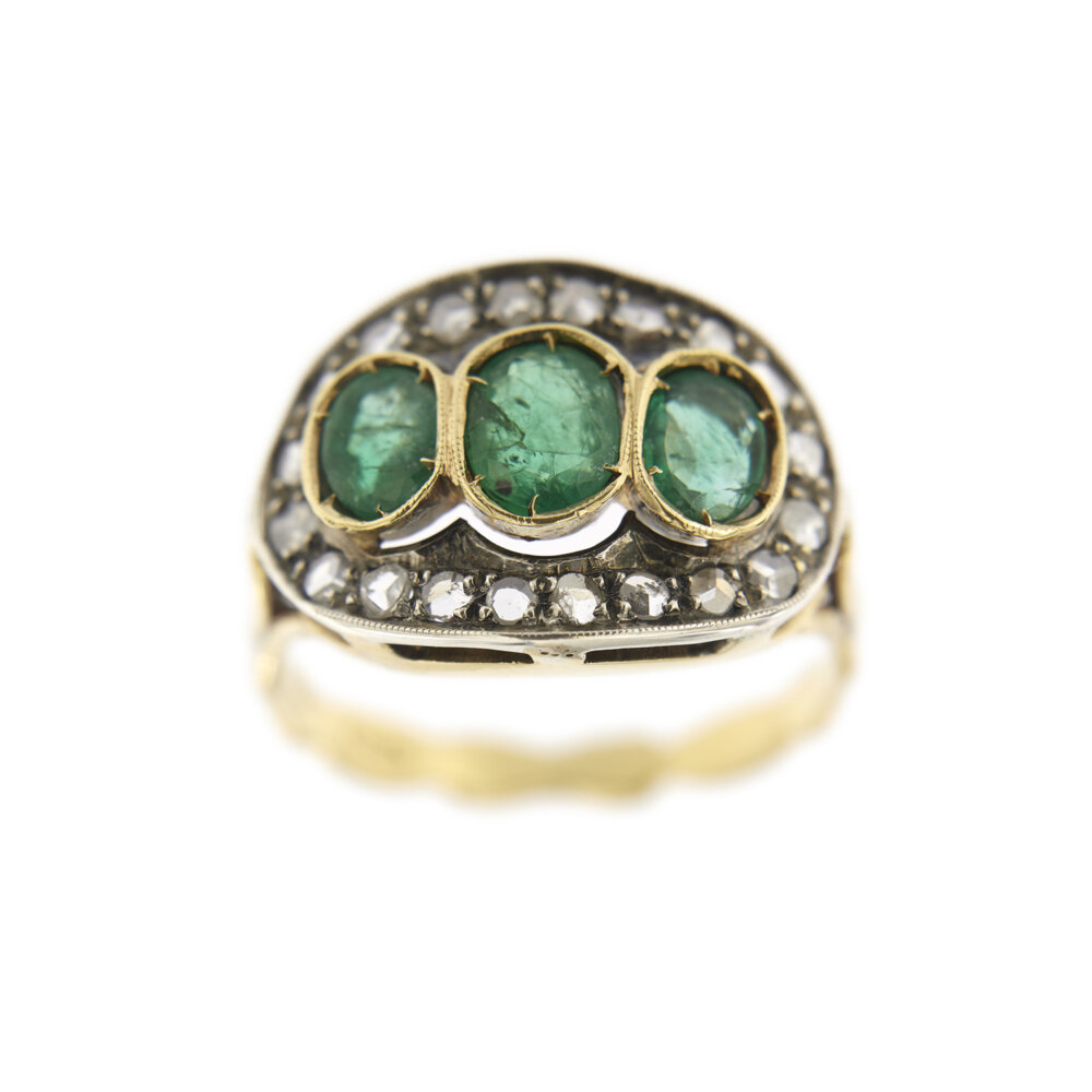 anello con smeraldi e diamanti oro giallo 9