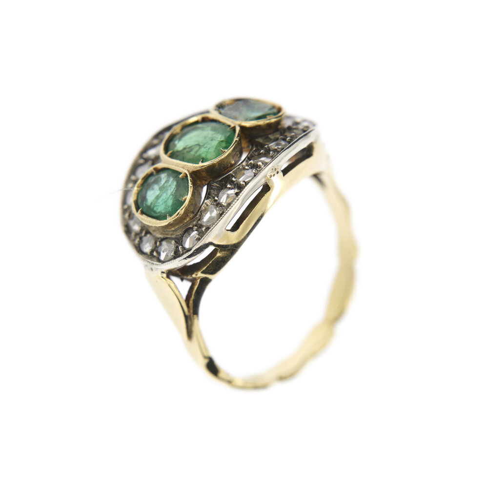 anello con smeraldi e diamanti oro giallo 5