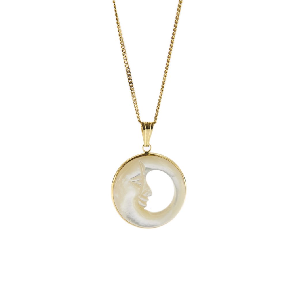 Necklace with a mother of pearl pendant