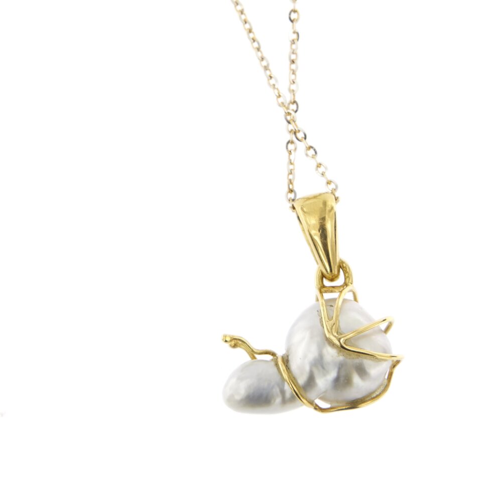 Collana oro giallo con perla e diamanti a forma di lumachina zoom 2