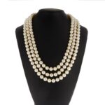 collana oro con perle a multifilo (3 fili) su collo