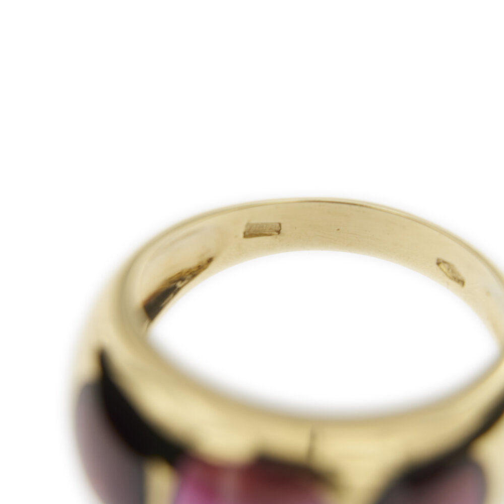 anello oro giallo con granati dettaglio 2