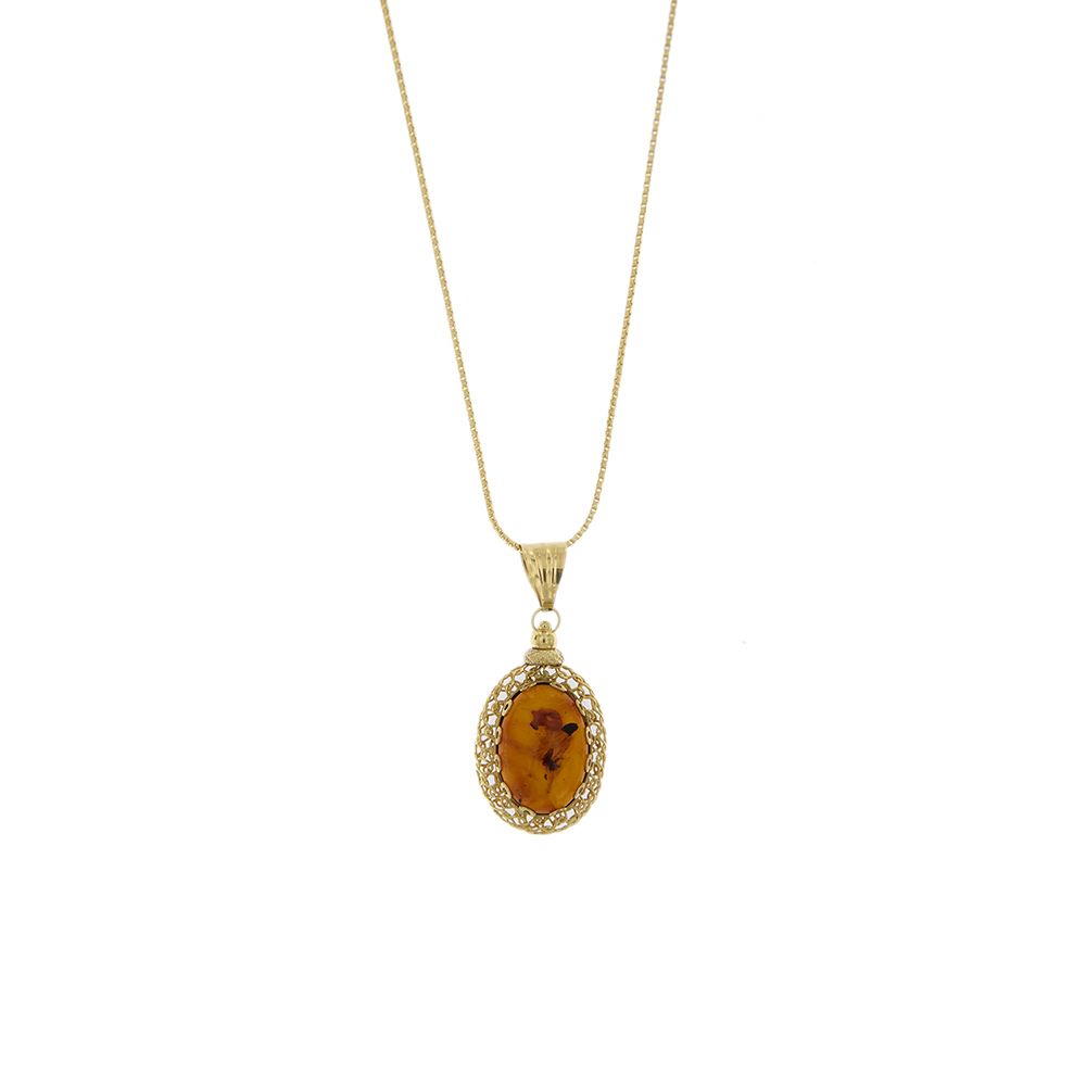 Pendant necklace with amber