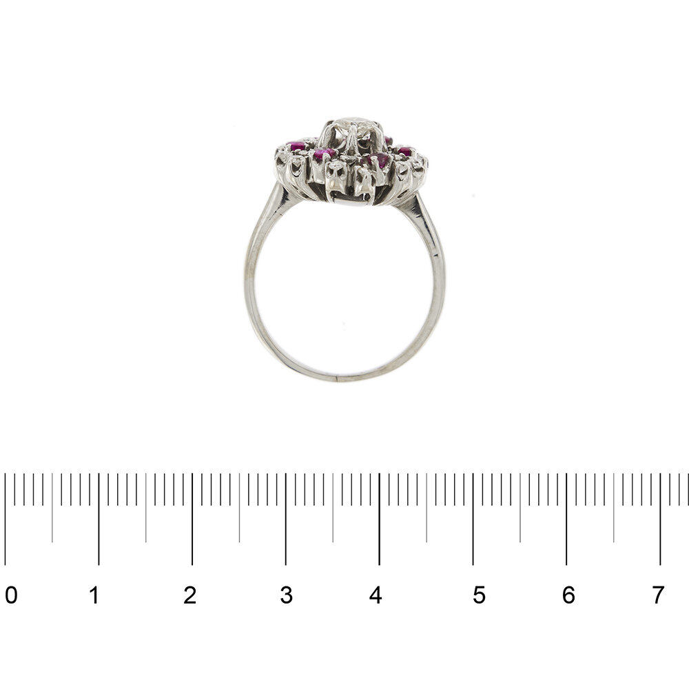 anello oro bianco con diamanti e rubini