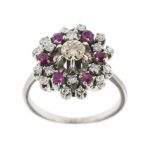 anello oro bianco con diamanti e rubini