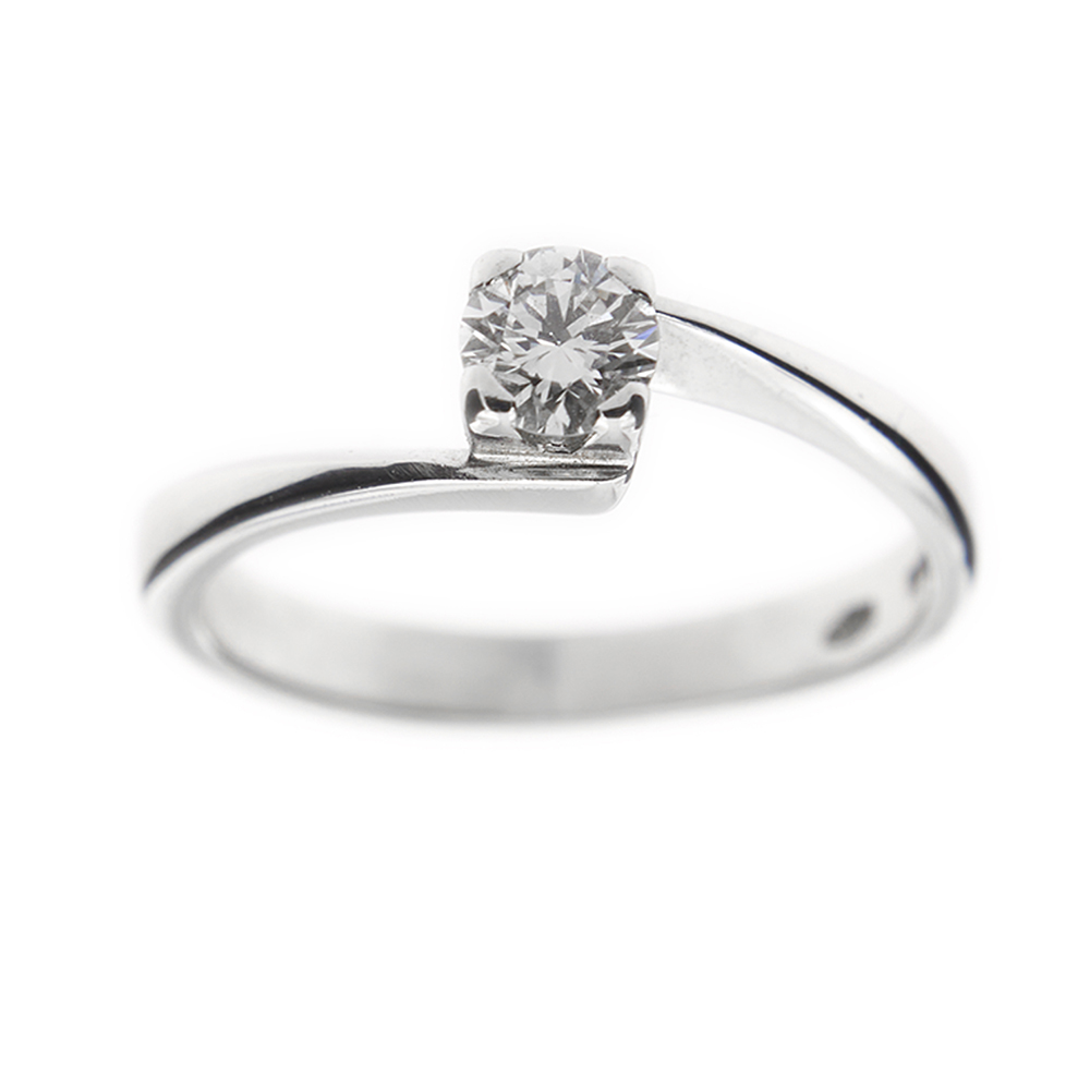 Solitaire ring with 0.29 ct diamond