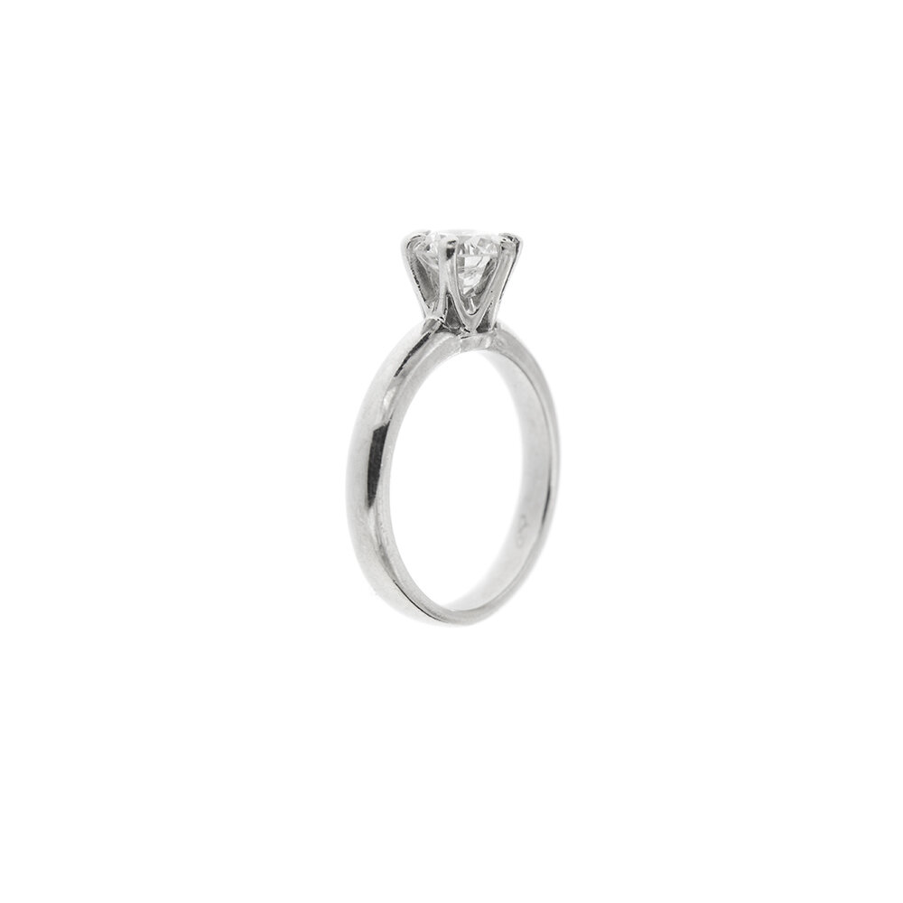 Foto anello verticale solitario con diamante