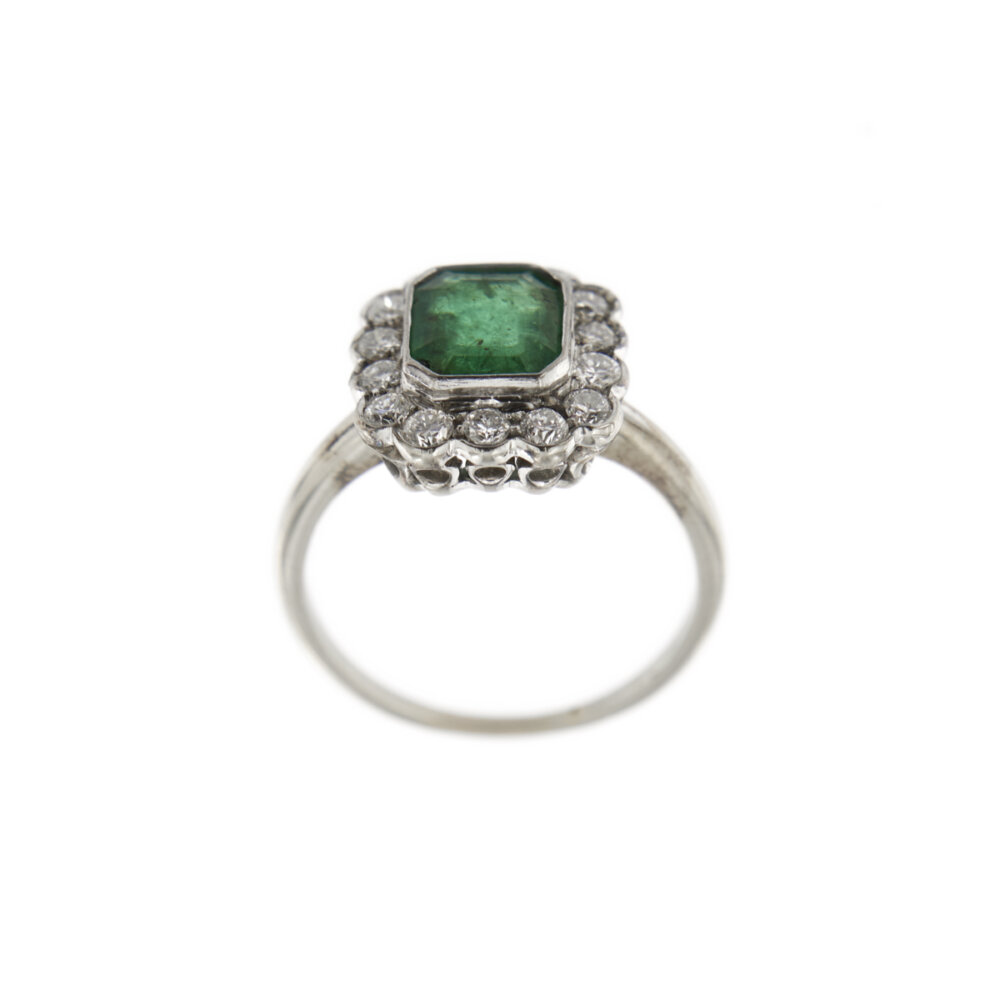 anello-oro-diamanti-smeraldo 1