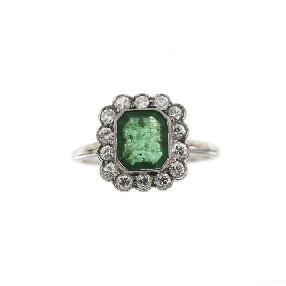 anello-oro-diamanti-smeraldo 4