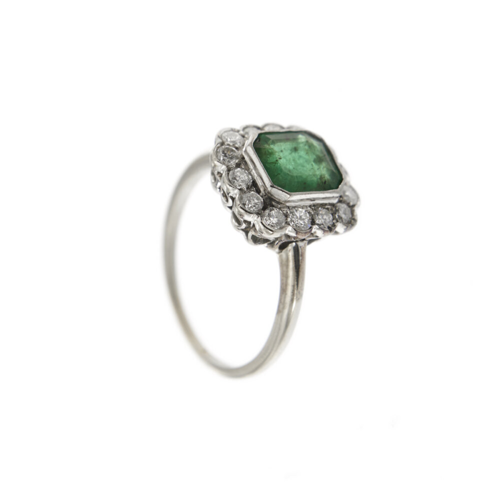 anello-oro-diamanti-smeraldo 5