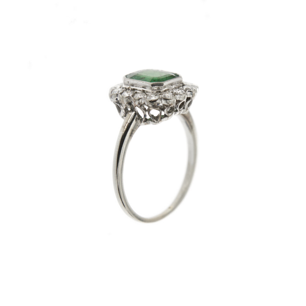 anello-oro-diamanti-smeraldo 7