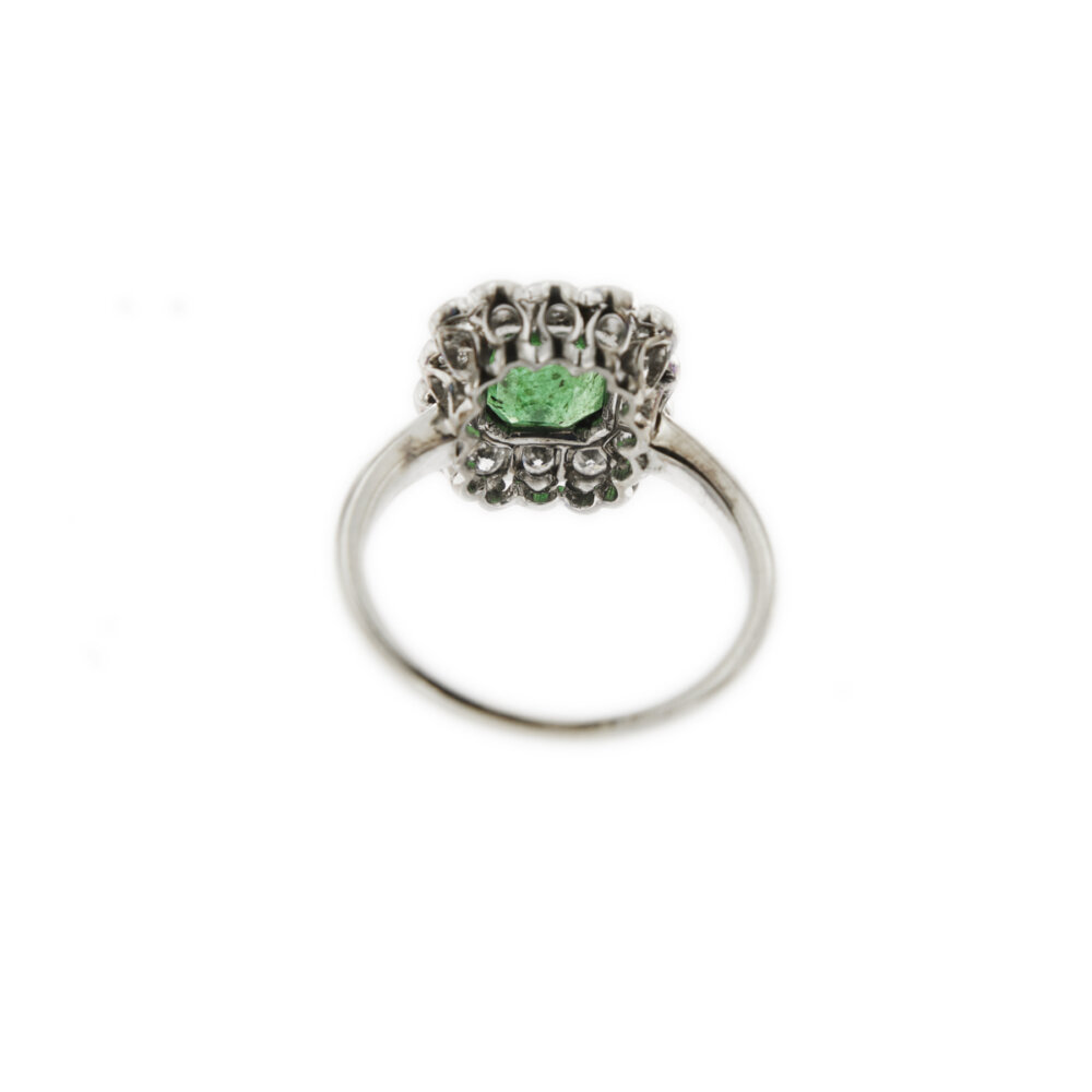 anello-oro-diamanti-smeraldo 8