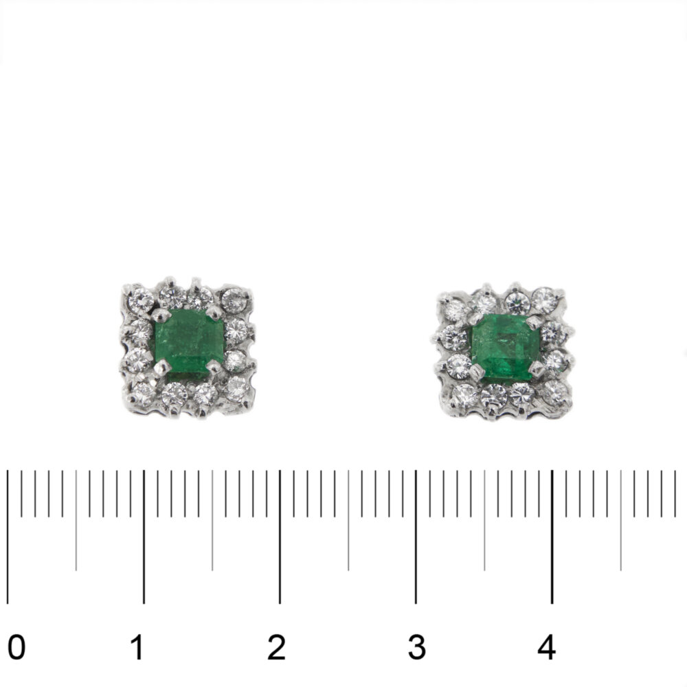 1609-orecchini-lobo-oro-smeraldo-diamanti 44