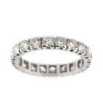 Anello eternelle in oro bianco 18 kt con 20 diamanti taglio brillante da 0.12 ct cad. totale 2,40 ct - colore FG e purezza VS. Misura dito 14