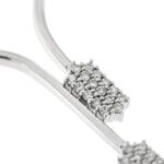 zoom dettaglio diamanti su collier in oro bianco