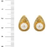orecchini oro giallo a lobo con perle e diamanti foto paragone righello per misura gioiello in cm
