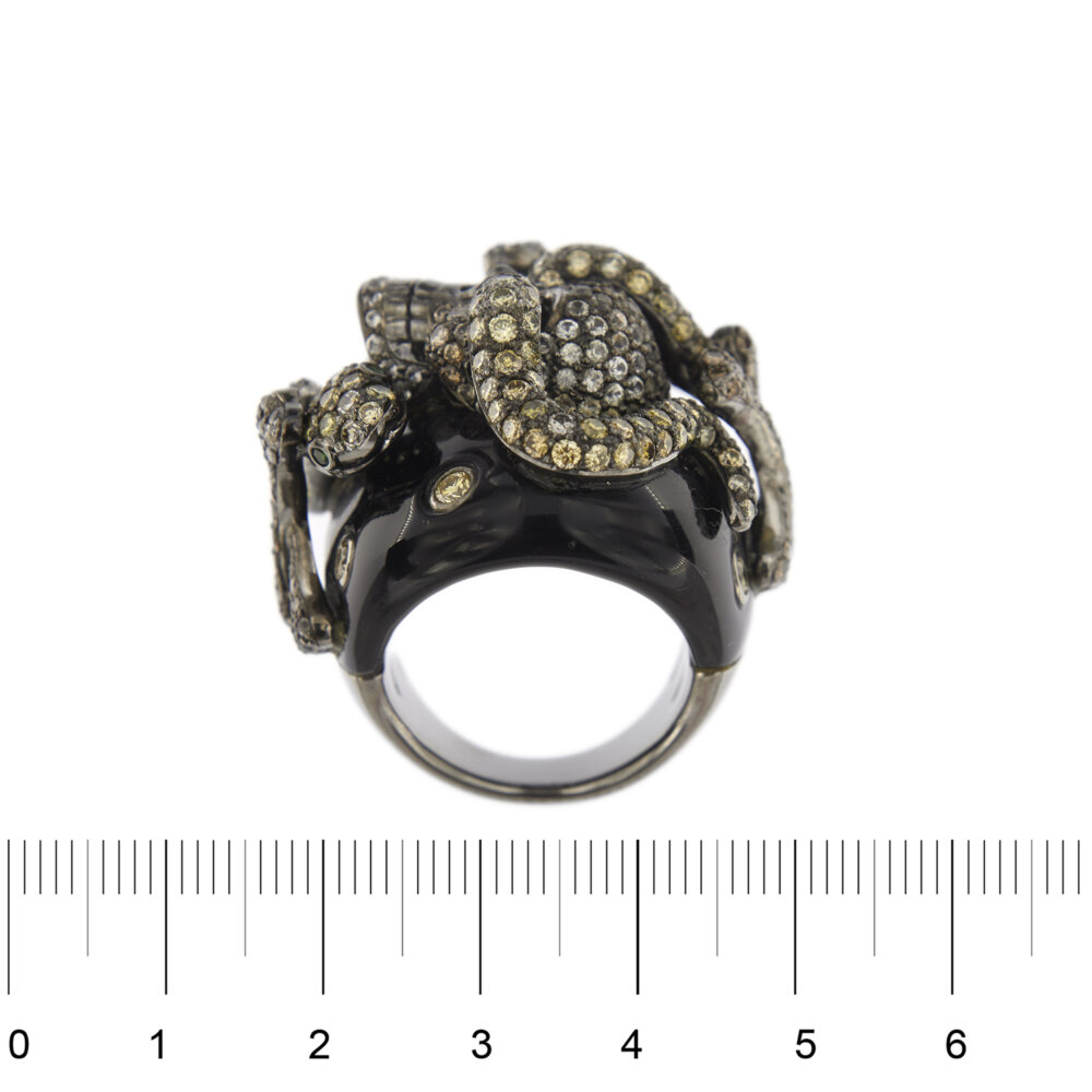 30443-anello-oro-brunito-teschio-diamanti-onice-smeraldi 15 b