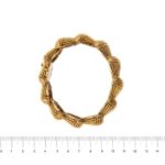 bracciale tank oro giallo a fascia foto paragone righello per grandezza gioiello misura in cm