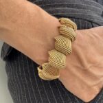Foto gioiello indossata: bracciale oro giallo Tank