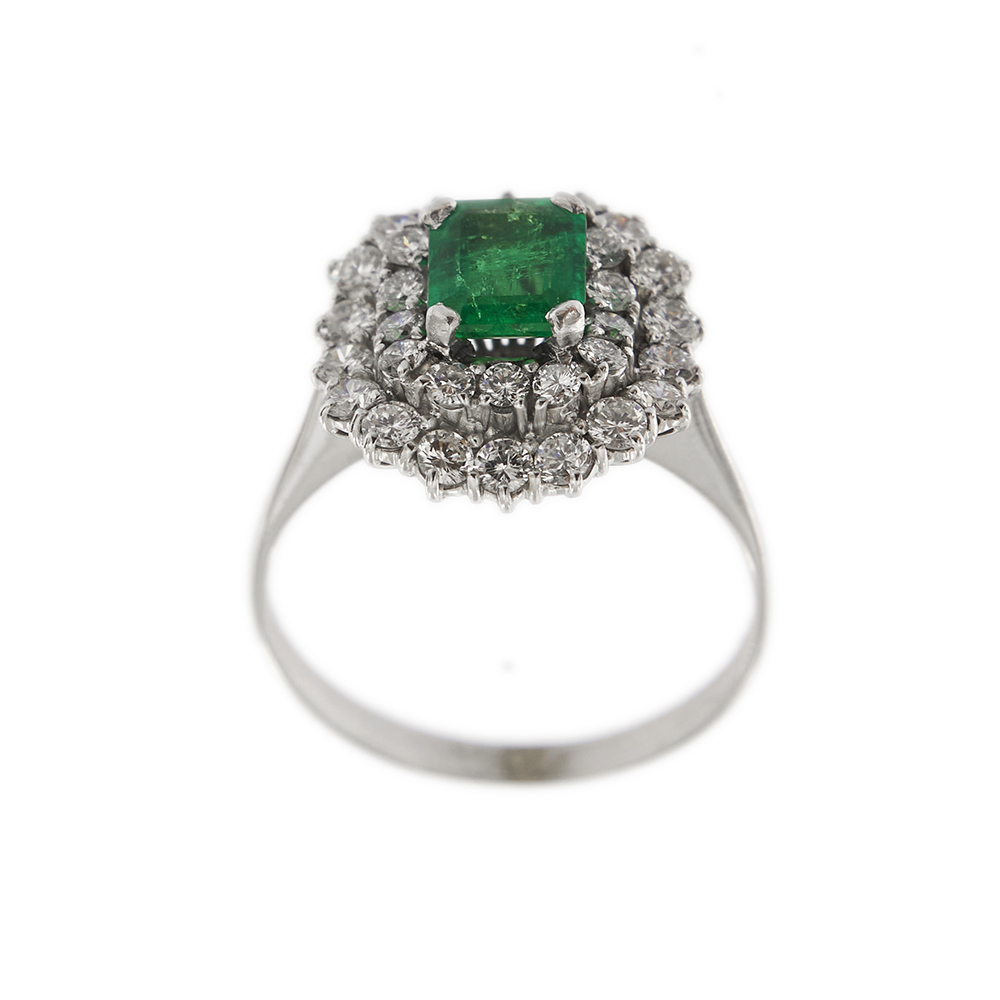 33237-anello-oro-diamanti-smeraldo 1