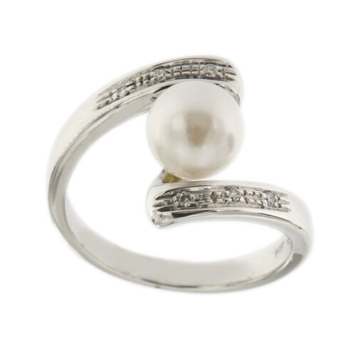 Anello contrarié in oro giallo 18 kt con perla d'acqua salata da 7-7,5 mm, colore bianco, sfumatura grigia e 6 diamanti taglio brillante da 0,01 ct cad. totale 0,06 ct - Colore FG e Purezza VS.