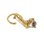 retro di spilla in oro giallo a forma di tigre con perla di tahiti e diamanti