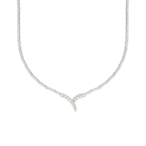 Collier maglia a segmenti in oro bianco 18 kt con finale a V ornato da 13 diamanti taglio brillante da 0.36 ct, colore FG, purezza VVS; chiusura a scomparsa e sicura. Brand: Salvini.