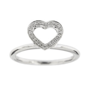 Anello a cuore in oro bianco 18 kt con 24 diamanti taglio brillante da 0.01 ct cad. totale 0.24 ct , colore GH e purezza VS.