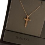 scatola originale collana oro con ciondolo croce e diamanti Damiani Metropolitan
