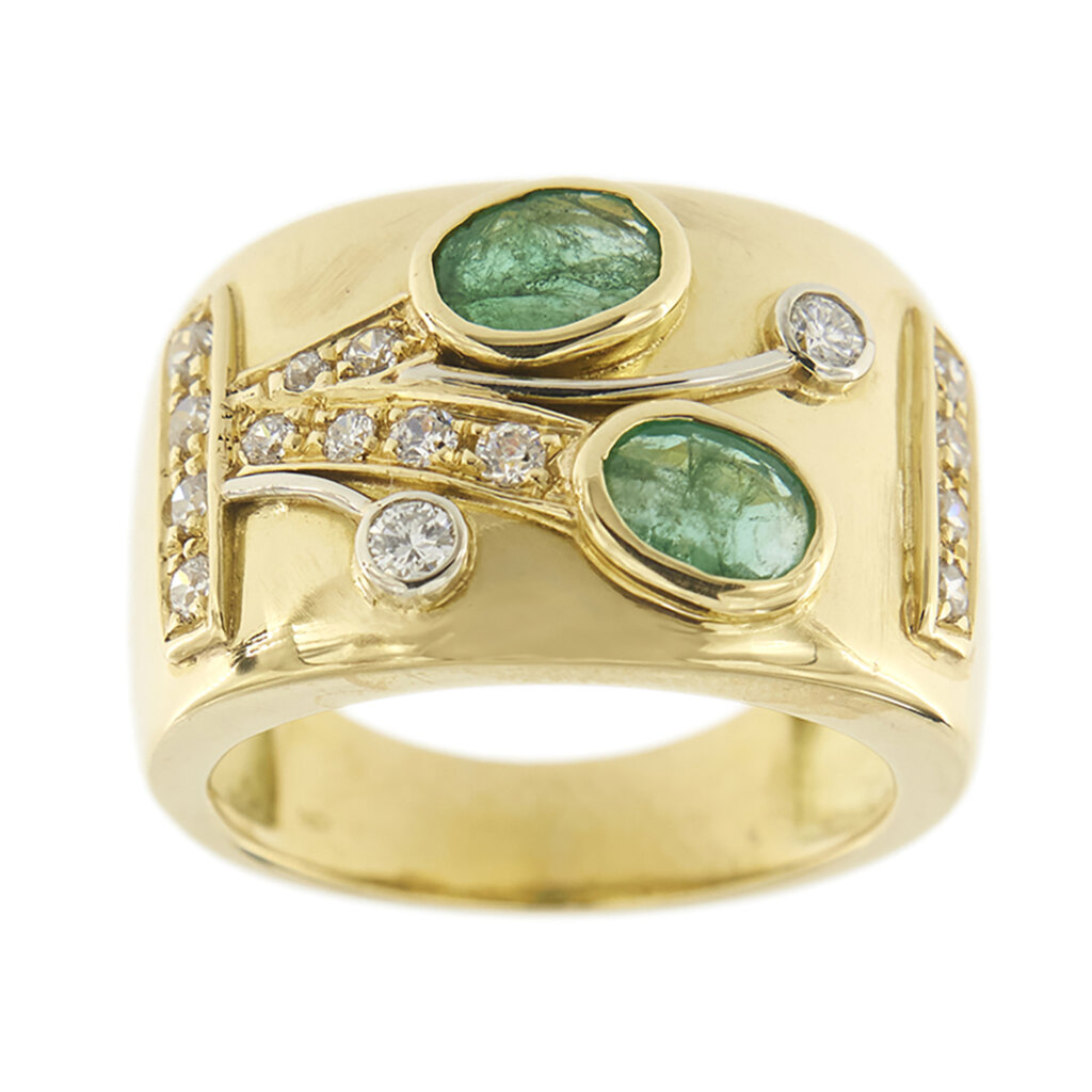 Emeralds and diamonds ring