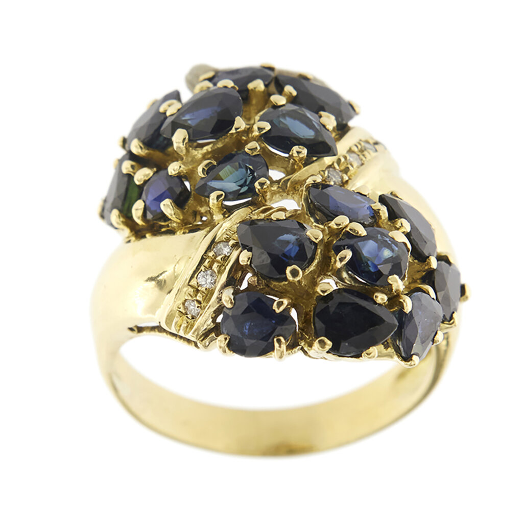 Sapphires and diamonds ring