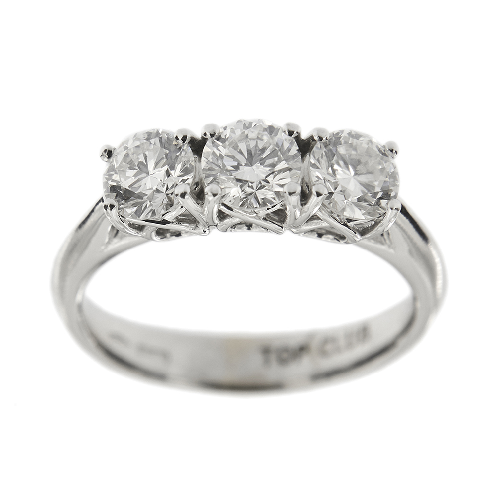 Trilogy ring with 1.17 ct diamonds