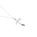 Collana maglia veneta in oro bianco con ciondolo a forma di croce con diamanti zoom retro ciondolo