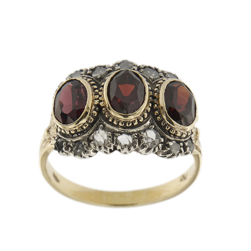 Ring with garnets and diamonds