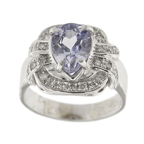 Sapphire and diamonds ring